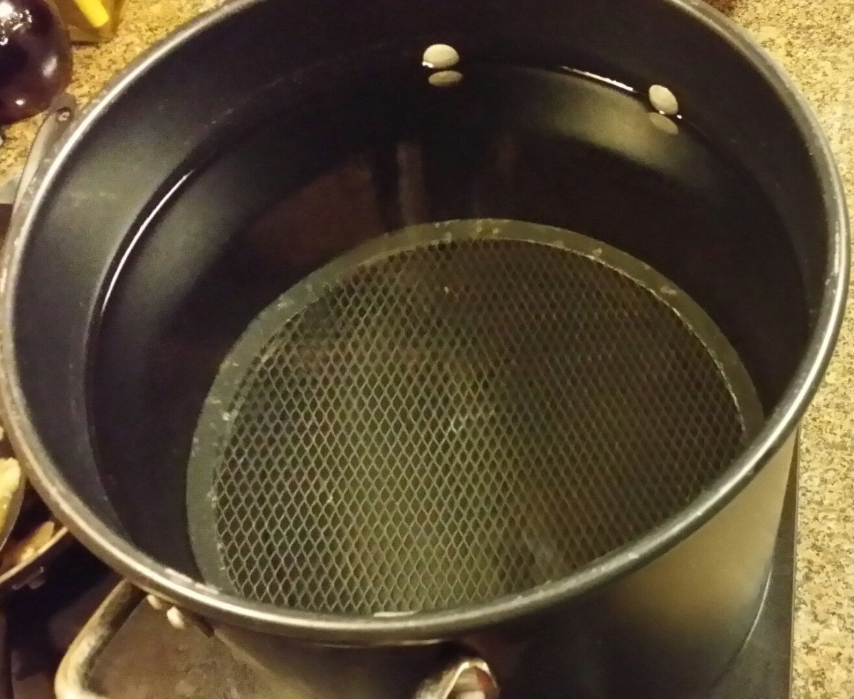 Cake Cooling Rack in the Bottom of the Boiling Pot