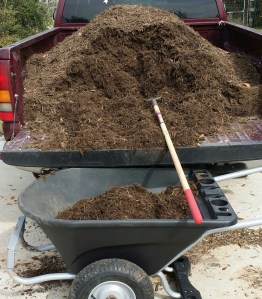 Picture of pick up loaded with organic shredded wood mulch 